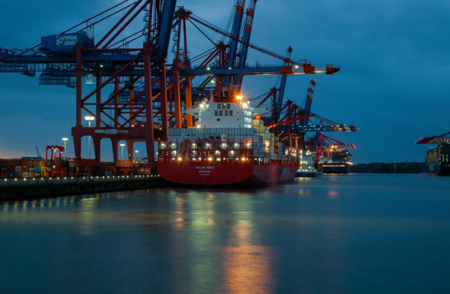 Zalety morskiego transportu ponadgabarytowego