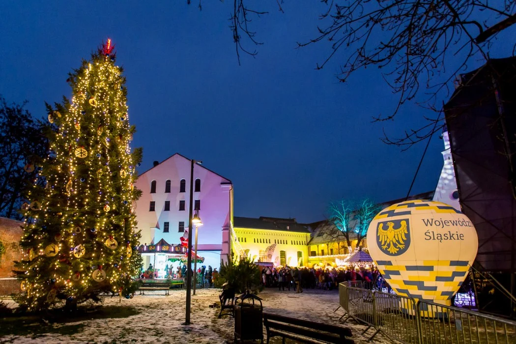 W Raciborzu rozpoczął się Śląski Jarmark Bożonarodzeniowy [FOTO]