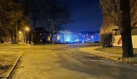 Pożar przy ul. Ściegiennego. Dwóch policjantów poszkodowanych podczas akcji gaśniczej