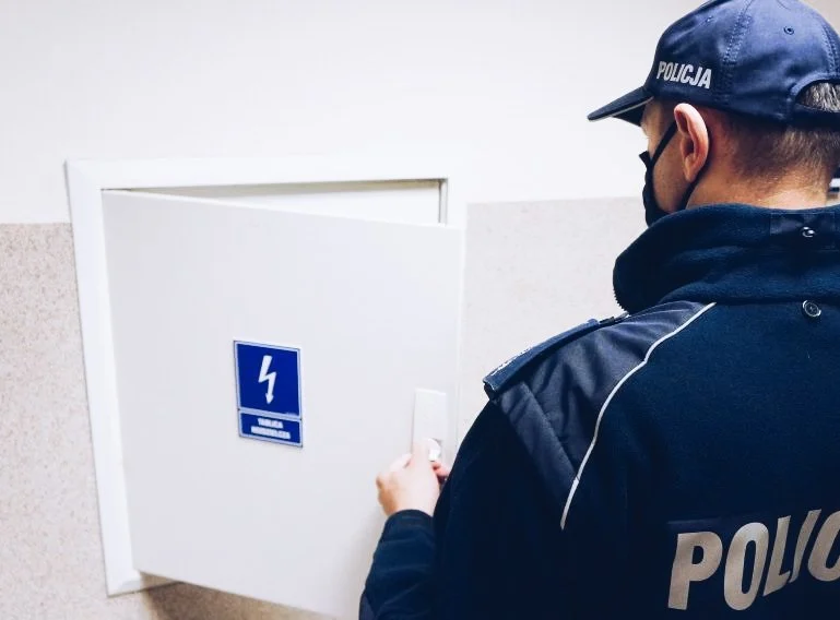 Trzy nielegalne podłączenia prądu w mieszkaniach rudzian!