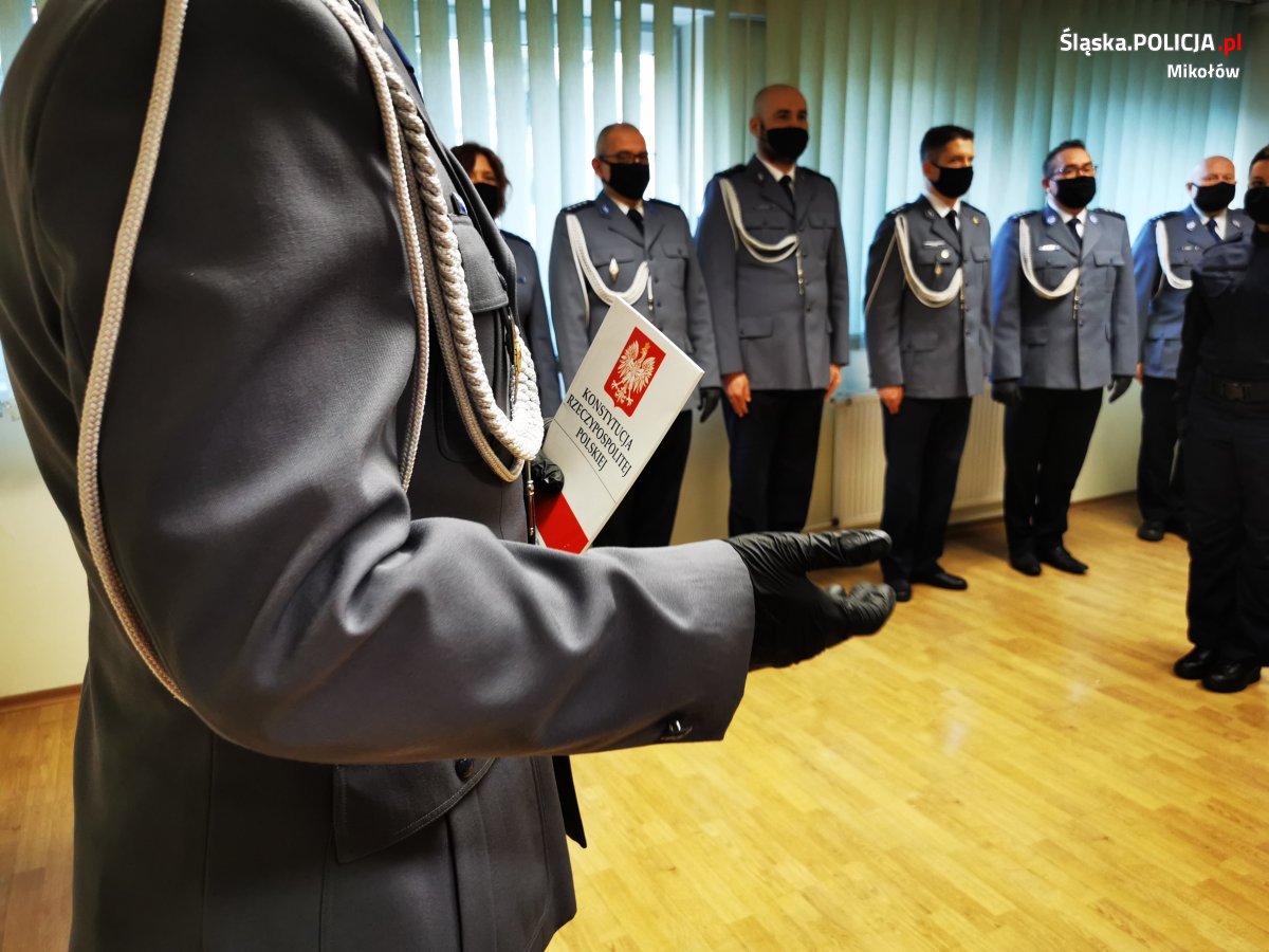 Sześciu nowych policjantów w garnizonie mikołowskim