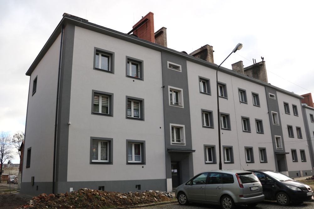 Zakończona kolejna termomodernizacja – Hutnicza 5