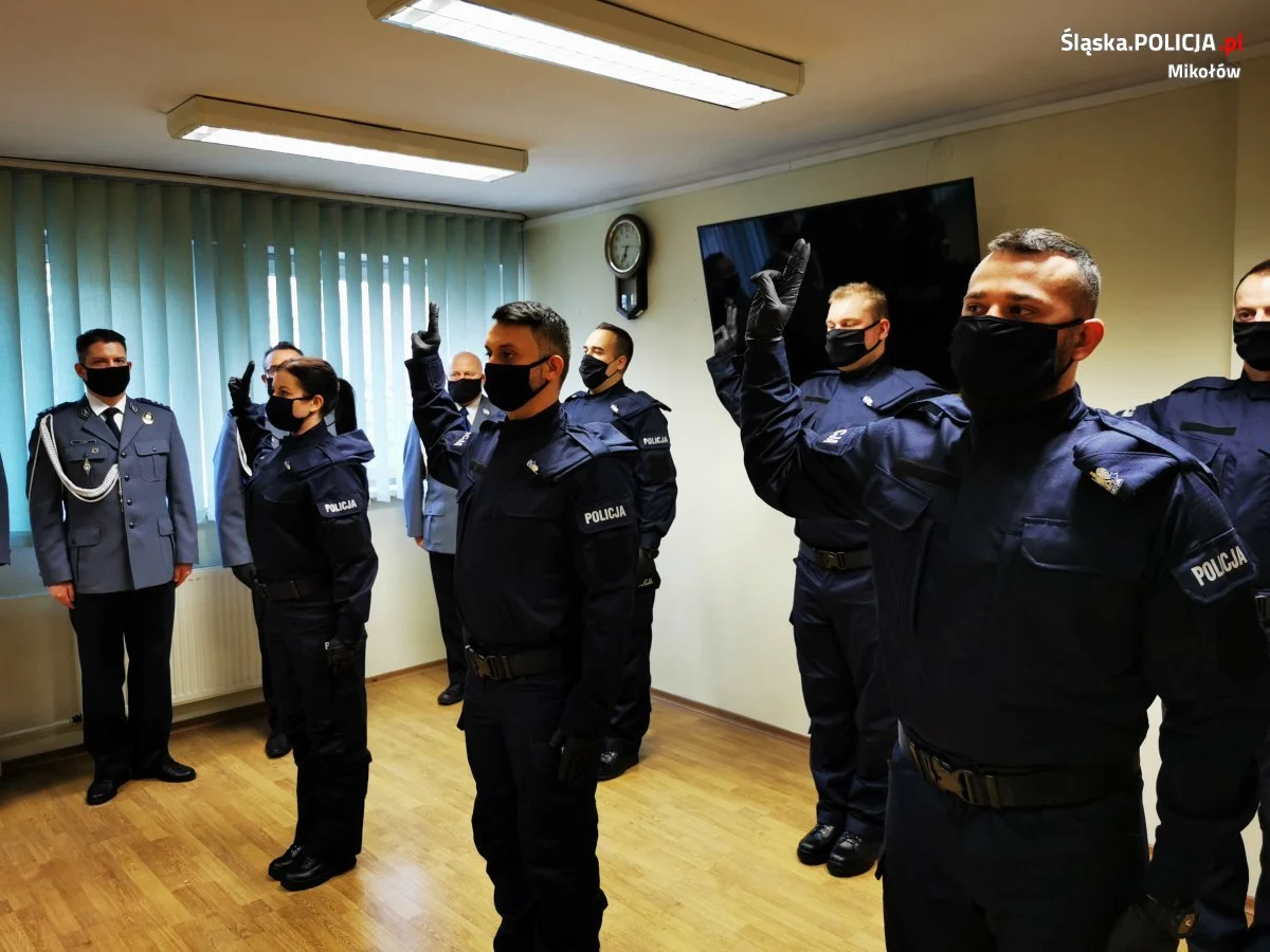 Sześciu nowych policjantów w garnizonie mikołowskim