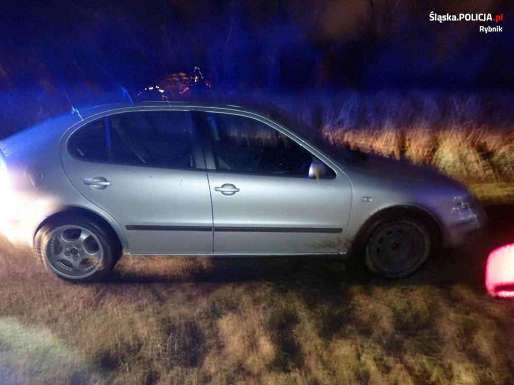 Bez prawa jazdy, z promilami spowodował kolizję i uciekł