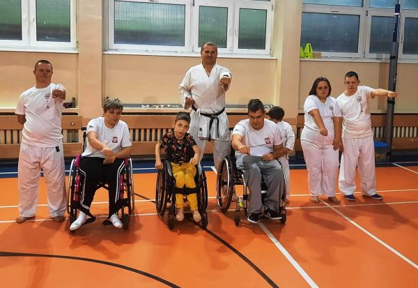 Zajęcia karate dla osób niepełnosprawnych w Zespole Szkół Specjalnych nr 4