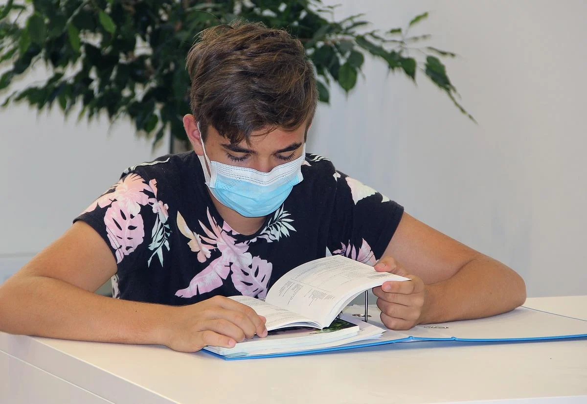 Uczniowie klas V-VIII podstawówek i szkół średnich od czwartku na nauczaniu zdalnym