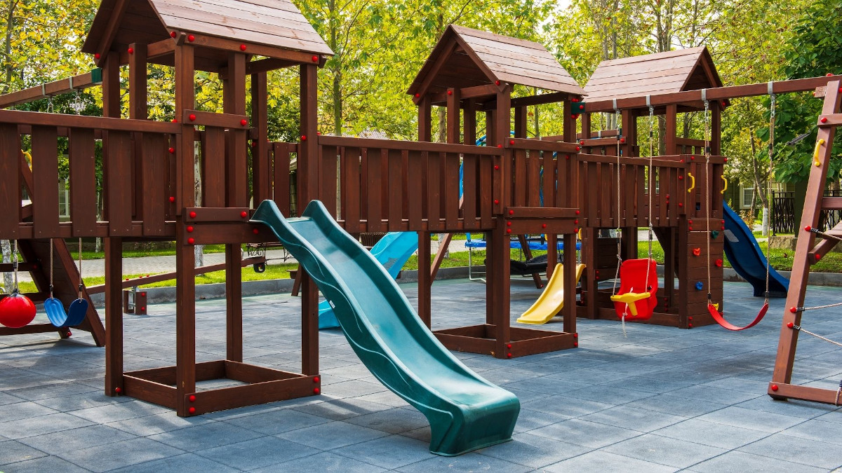 Osiedlowy plac zabaw dla dzieci - najważniejsze informacje