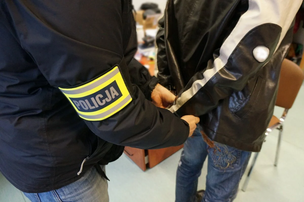 46-latek znęcał się nad swoją partnerką. Mężczyźnie grozi 5-lat więzienia