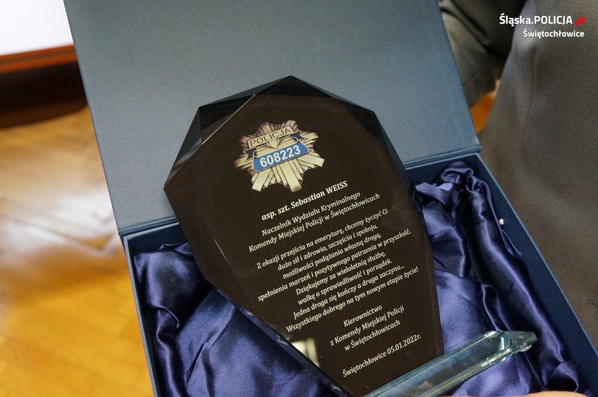 Po ponad 30-letniej służbie przeszli na zasłużoną emeryturę