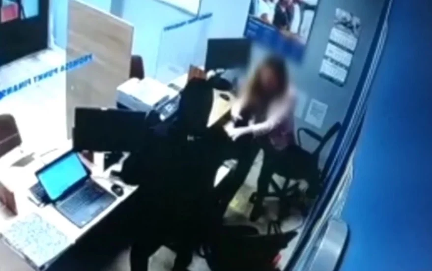 [Wideo] Napad z użyciem noża w centrum Zabrza! Policja poszukuje świadków