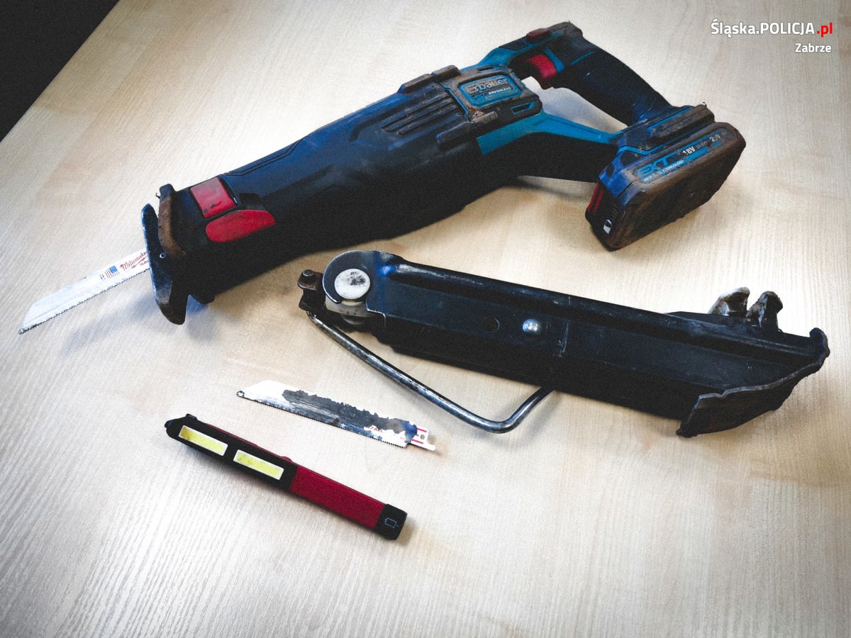 Próba kradzieży katalizatora przy ul. Staromiejskiej. Areszt dla 21-letniego sprawcy