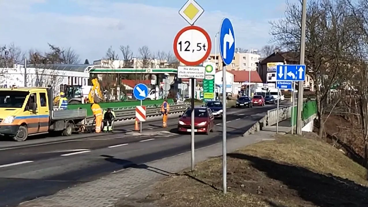 Uwaga kierowcy! Roboty drogowe w ciągu ul. 1 Maja w dzielnicy Halemba