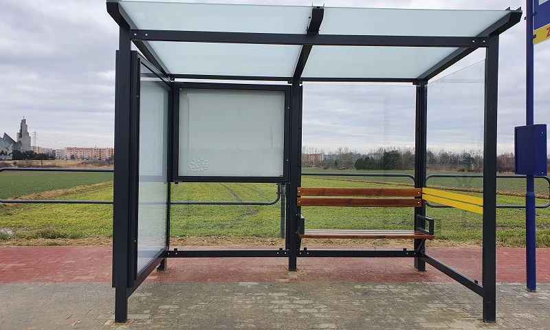 W Pyskowicach stanęły nowe wiaty przystankowe