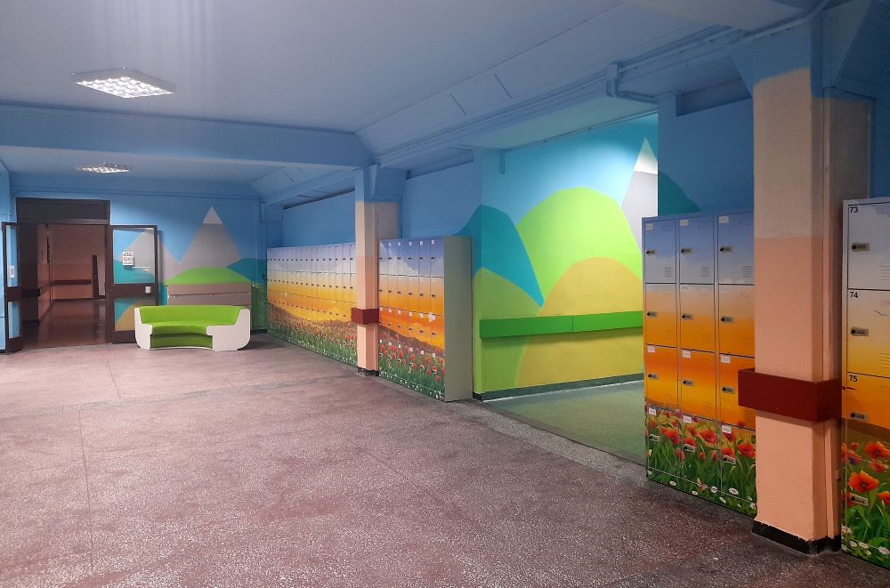 Prace malarskie w Miejskiej Szkole Podstawowej nr 13