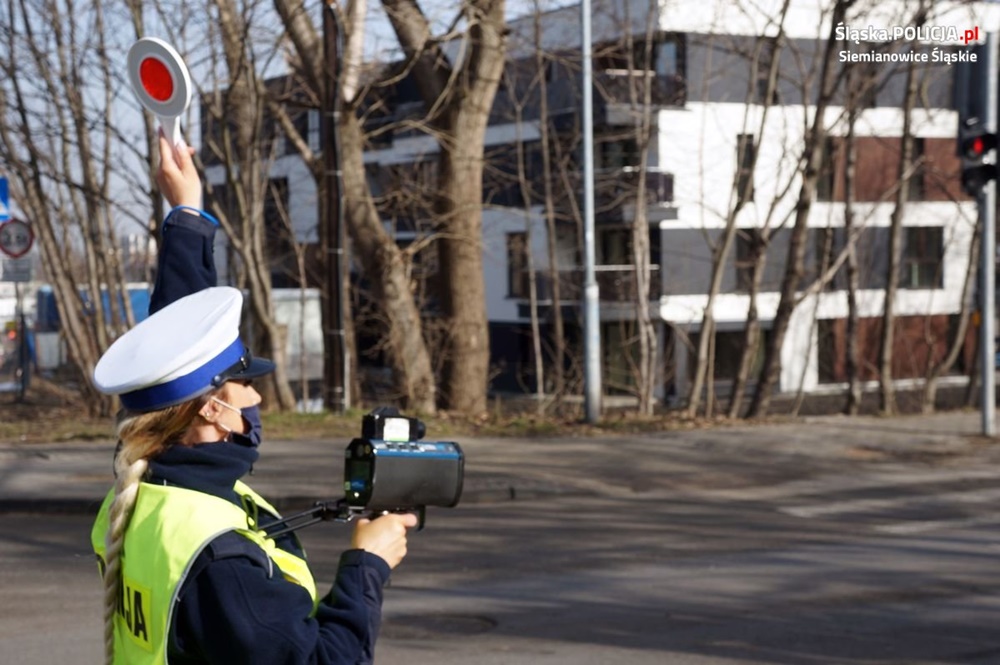 2 obcokrajowców doprowadzonych w trybie przyspieszonym za wykroczenia drogowe