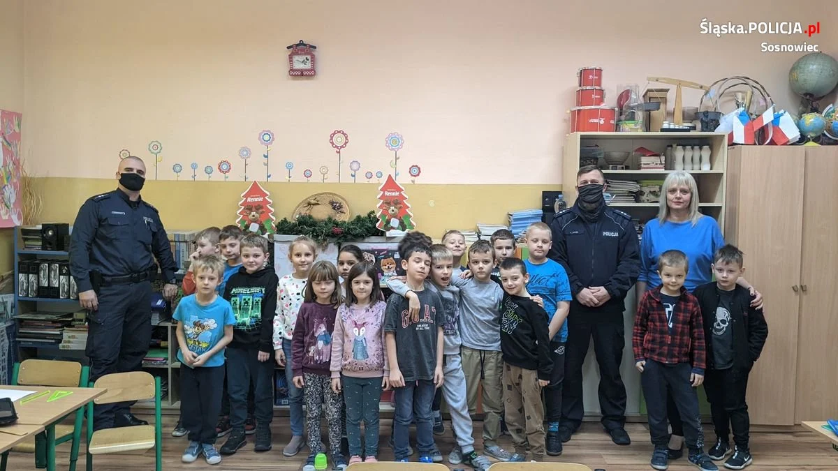 Dzielnicowi spotkali się z najmłodszymi przed feriami