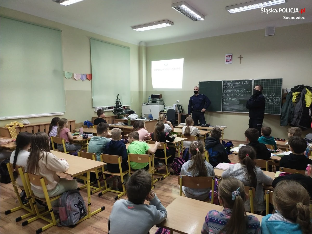 Dzielnicowi spotkali się z najmłodszymi przed feriami