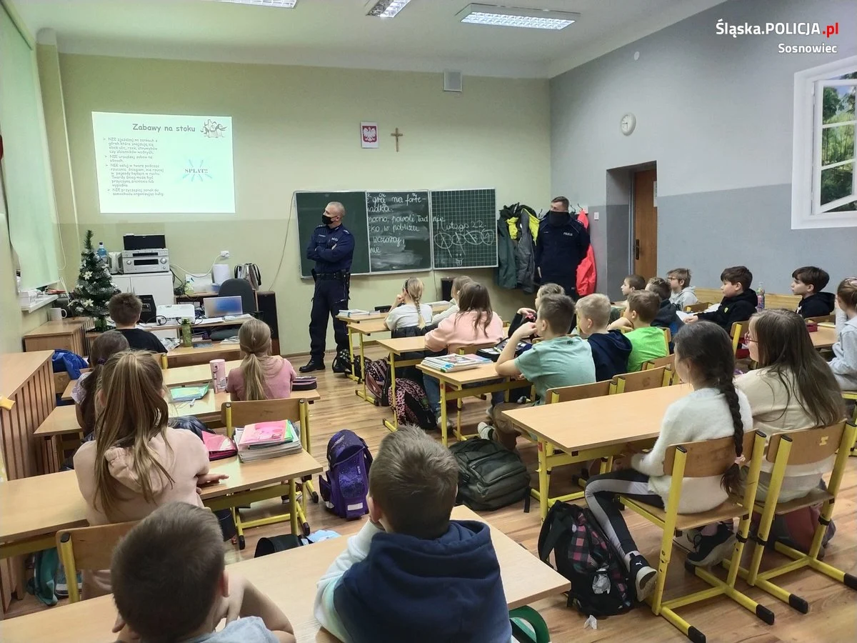Dzielnicowi spotkali się z najmłodszymi przed feriami