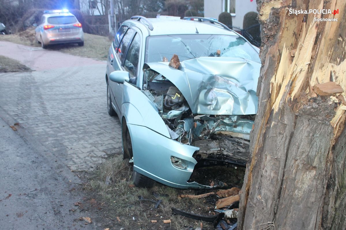 Śmiertelny wypadek na ul. Wileńskiej. 67-latek prawdopodobnie zasłabł za kierownicą