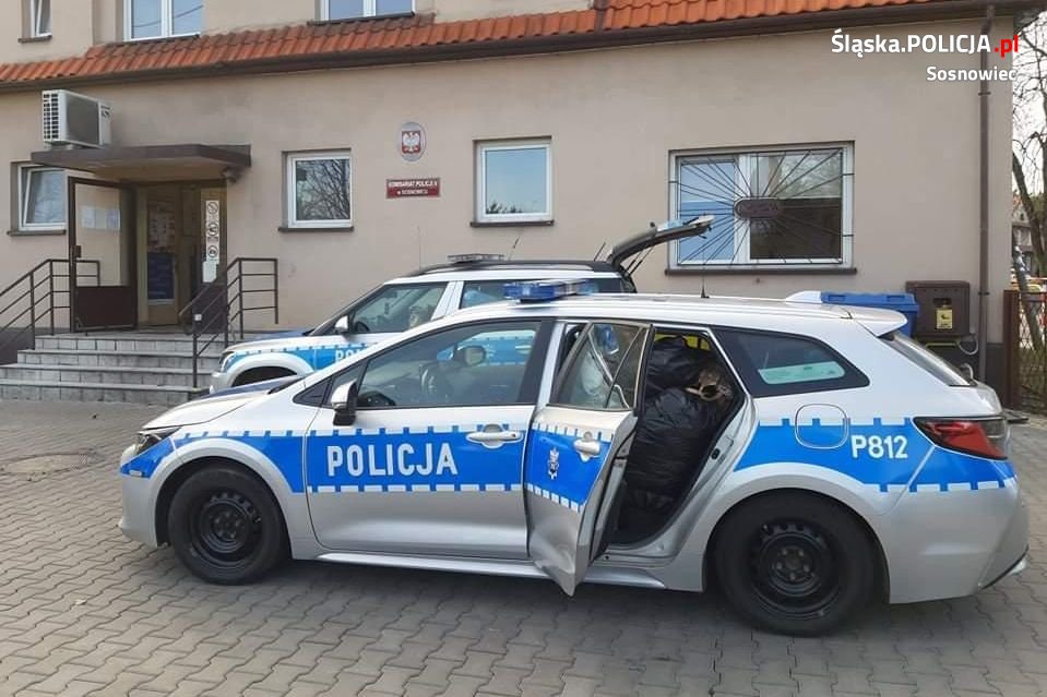 Sosnowieccy policjanci wsparli zbiórkę odzieży na rzecz chorej dziewczynki