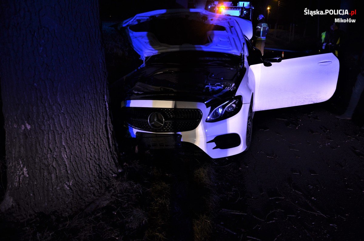 [Foto] Piątkowe kolizje w powiecie Mikołowskim. Na drogę wybiegło zwierzę