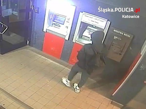 Oszukał metodą na "BLIK". Rozpoznajesz tego mężczyznę?