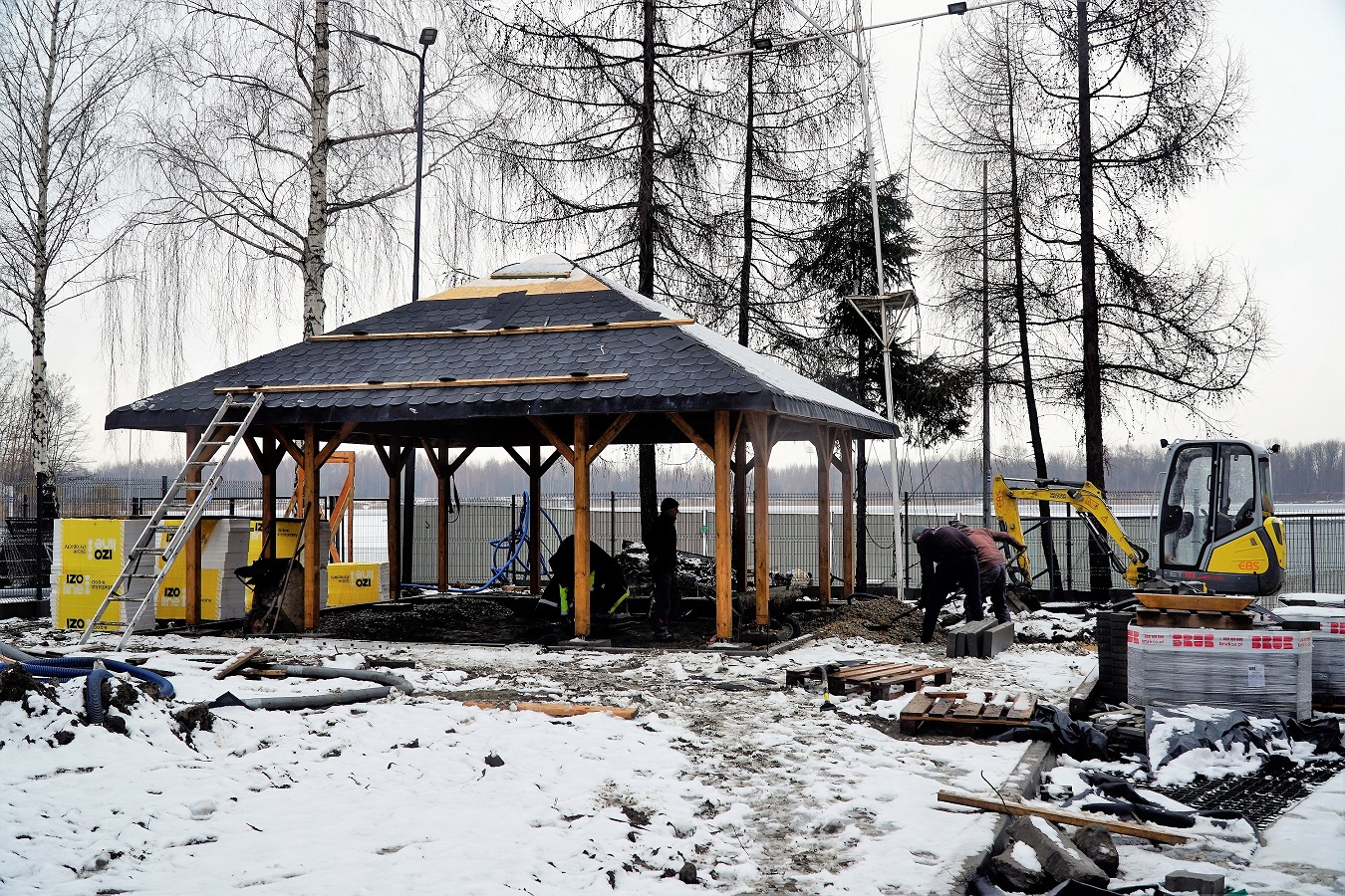 Nowa stanica żeglarska przy stawie Morawa już prawie gotowa 
