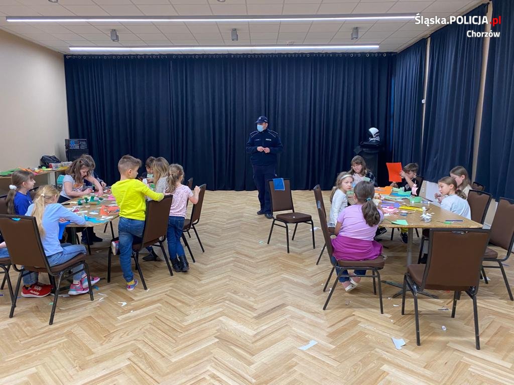 Bezpieczne ferie w Miejskim Domu Kultury Batory z chorzowskimi dzielnicowymi