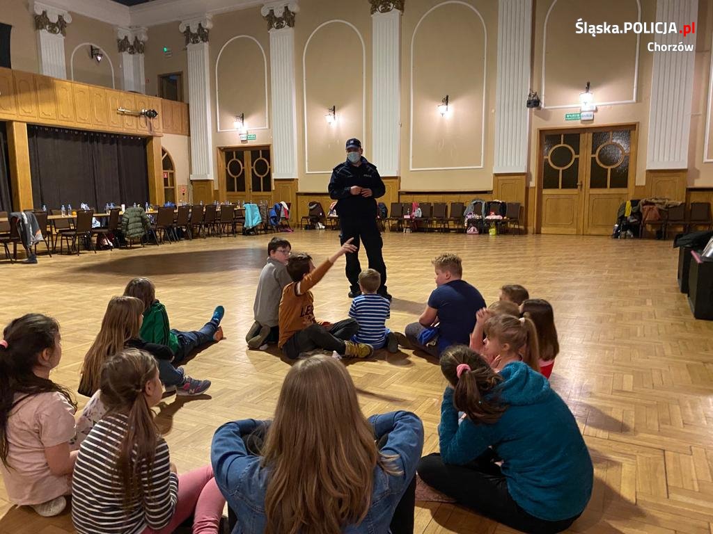Bezpieczne ferie w Miejskim Domu Kultury Batory z chorzowskimi dzielnicowymi