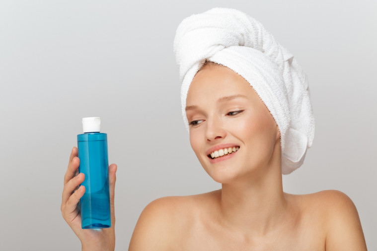 Tonik do twarzy: tak ważny, a tak niedoceniany