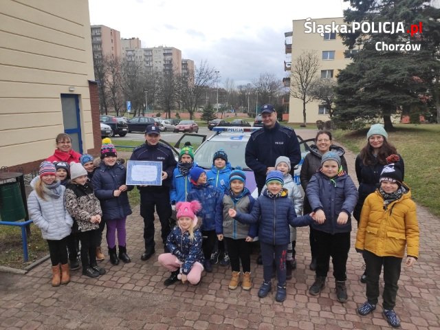 Prelekcja na temat bezpiecznego wypoczynku w trakcie ferii zimowych