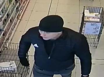 Podejrzewani o kradzież. Rozpoznajesz ich?