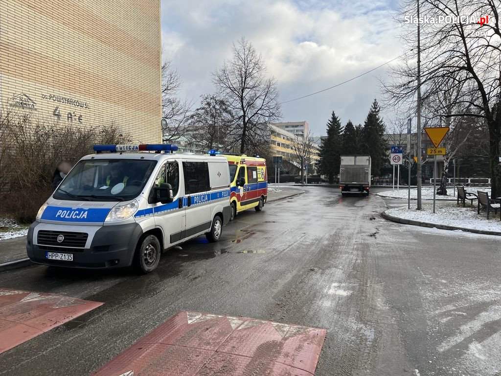 O włos od tragedii. Potrącenie 71-letniej pieszej na os. Powstańców Śląskich
