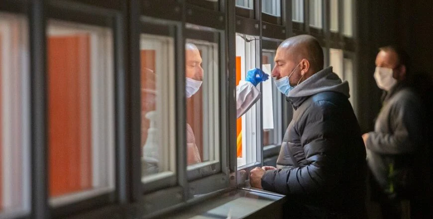 COVID-19. Otwarto kolejny mobilny punkt pobierania wymazów