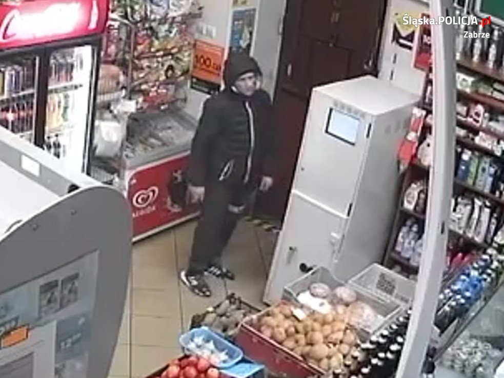 Mężczyzna usiłował zapłacić fałszywym banknotem. Rozpoznajesz go?