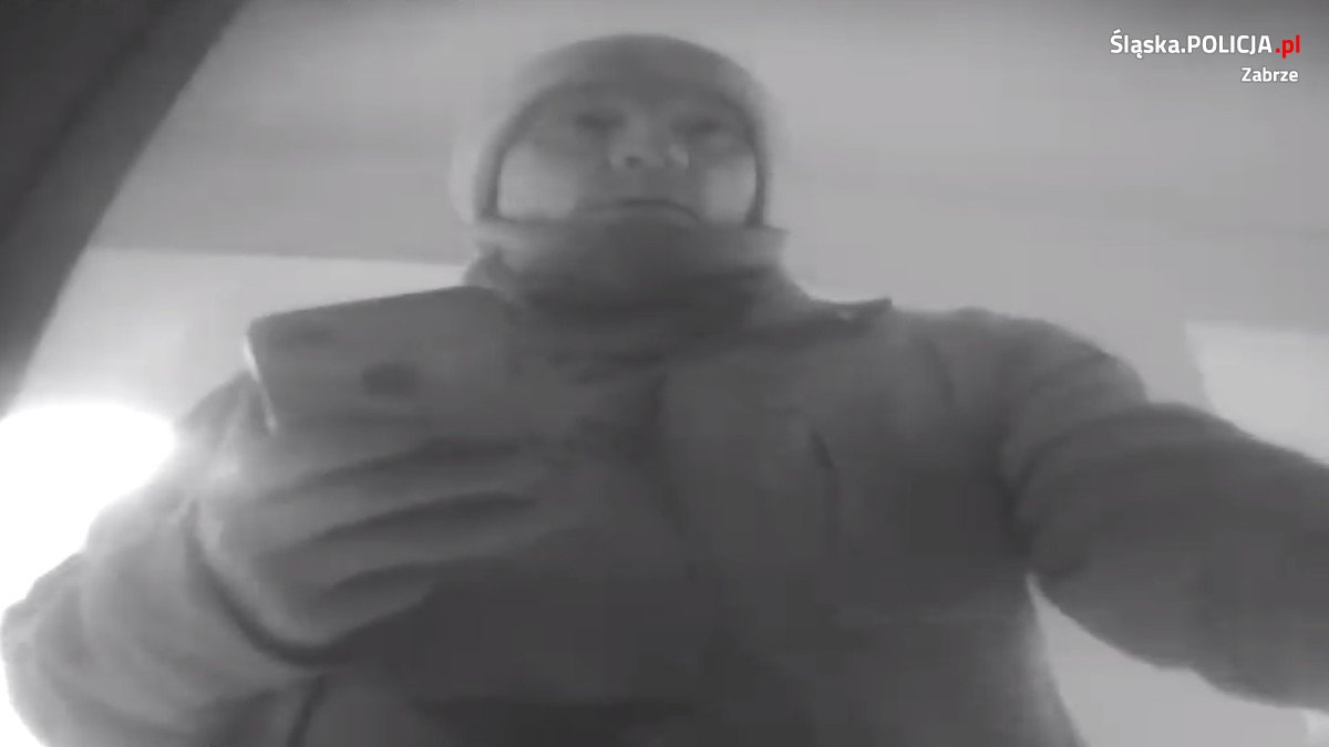 Przywłaszczył pieniądze pozostawione w bankomacie. Rozpoznajesz go?