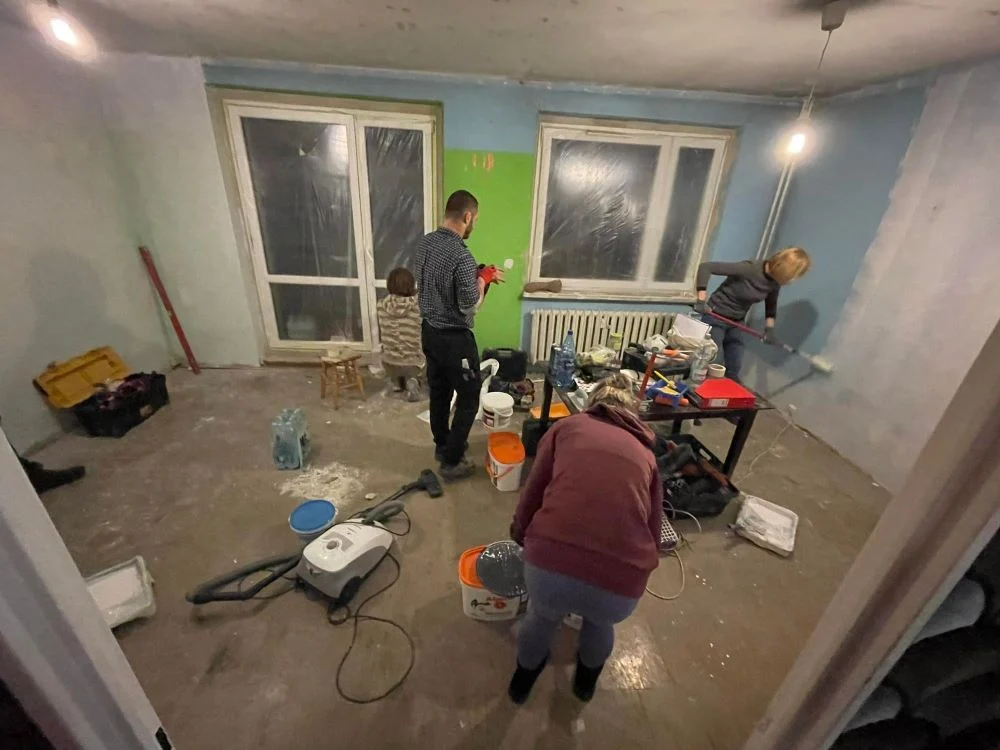 Rudzki klub sportowy Nelson remontuje mieszkanie dla rodziny z Ukrainy