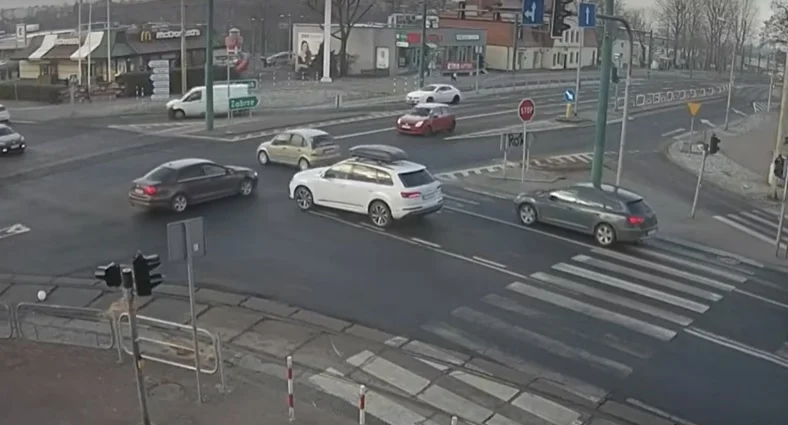 [Film] Armagedon na rudzkim skrzyżowaniu! Nie działała sygnalizacja świetlna