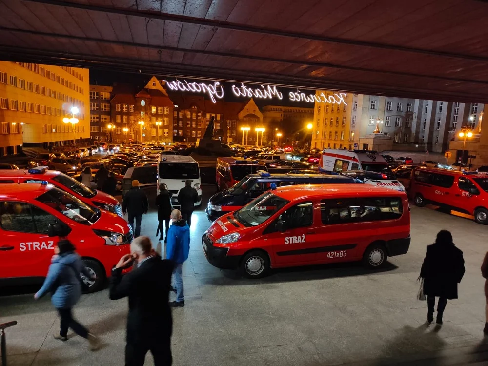 Strażacy koordynują przewożenie uchodźców z Ukrainy