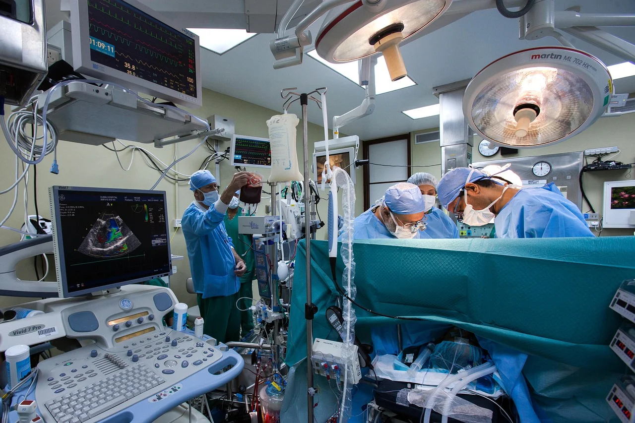 Eksperci: pacjenci transplantacyjni potrzebują zabezpieczenia przed COVID-19