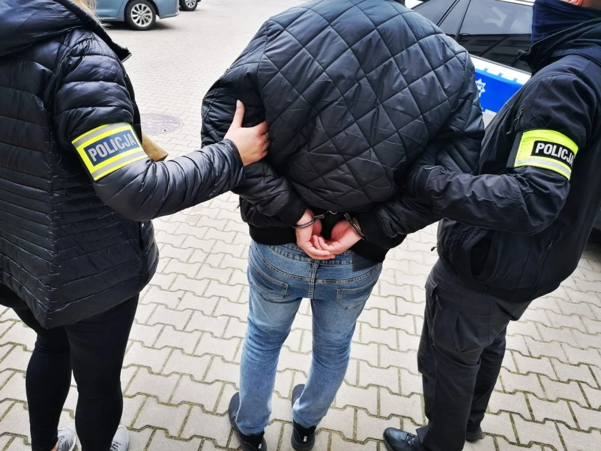 Kolejny domowy oprawca zatrzymany! 44-letni rudzianin znęcał się nad konkubiną
