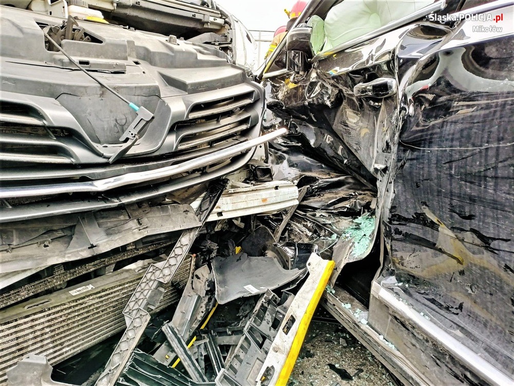 Wjechał na czerwonym świetle i doprowadził do zderzenia