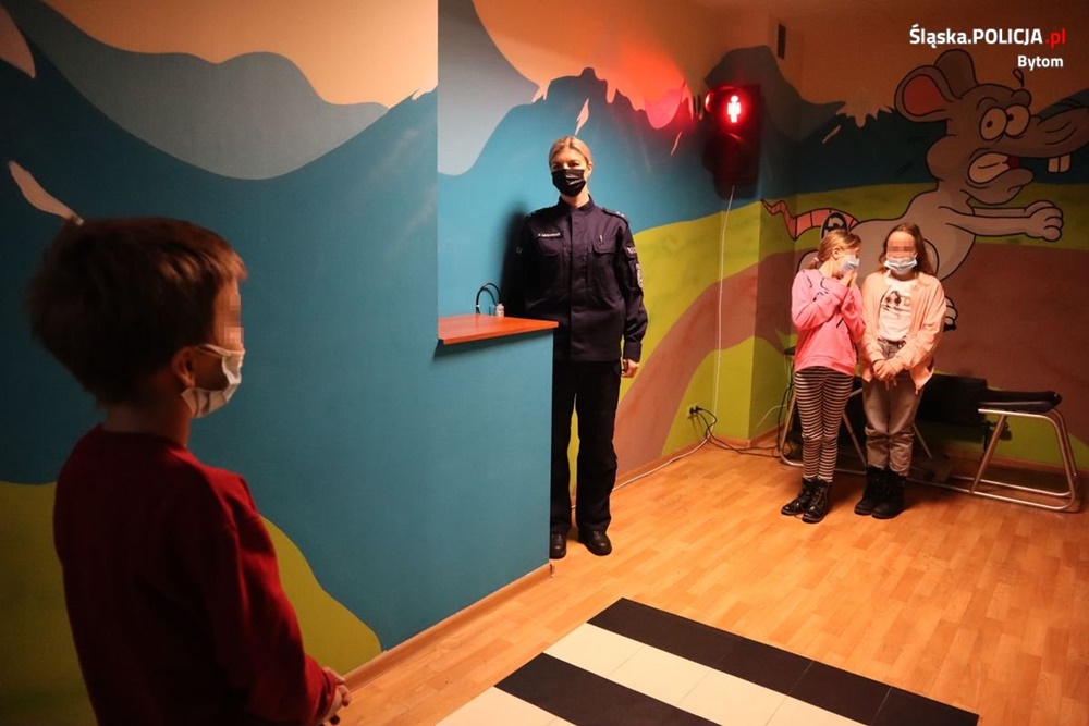 O tym, jak prawidłowo przechodzić przez jezdnię - Akademia Bezpieczeństwa