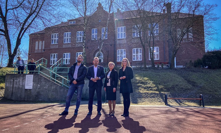 Podpisano umowę na budowę hali sportowej przy SP nr 35