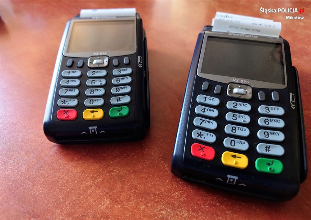 Terminale płatnicze w radiowozach drogówki
