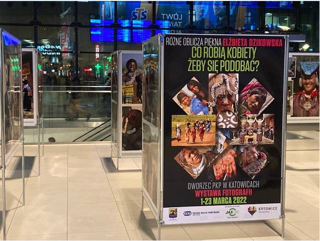 Wyjątkowa wystawa na dworcu PKP z okazji Międzynarodowego Dnia Kobiet