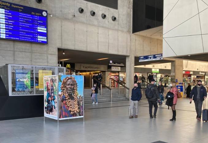 Wyjątkowa wystawa na dworcu PKP z okazji Międzynarodowego Dnia Kobiet