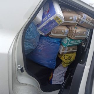 Katowiccy policjanci zorganizowali zbiórkę rzeczy potrzebnych dla uchodźców z Ukrainy 10