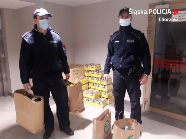 Dzielnicowi z Komisariatu Policji I w Chorzowie na rzecz uchodźców