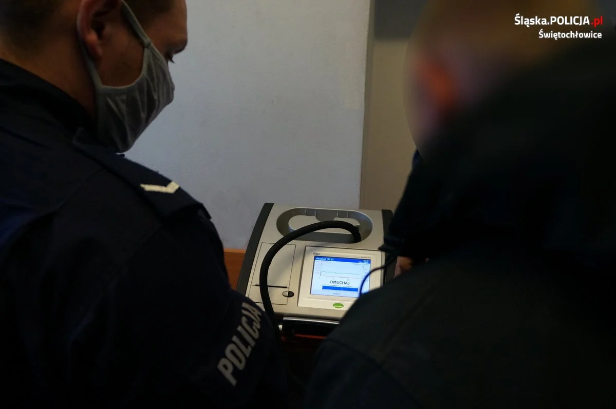 43-letni mieszkaniec Świętochłowic kierował mając blisko 2 promile